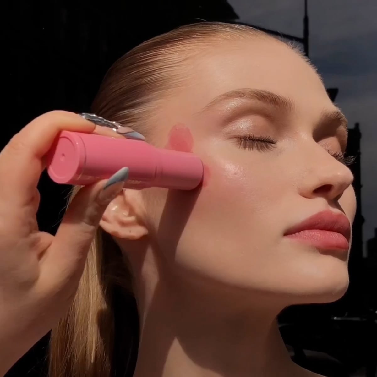 divine-cream-blush-legendary-glow-color-balm-24-24-thumb_9 Divine Cream Blush: Legendary Glow Color Balm