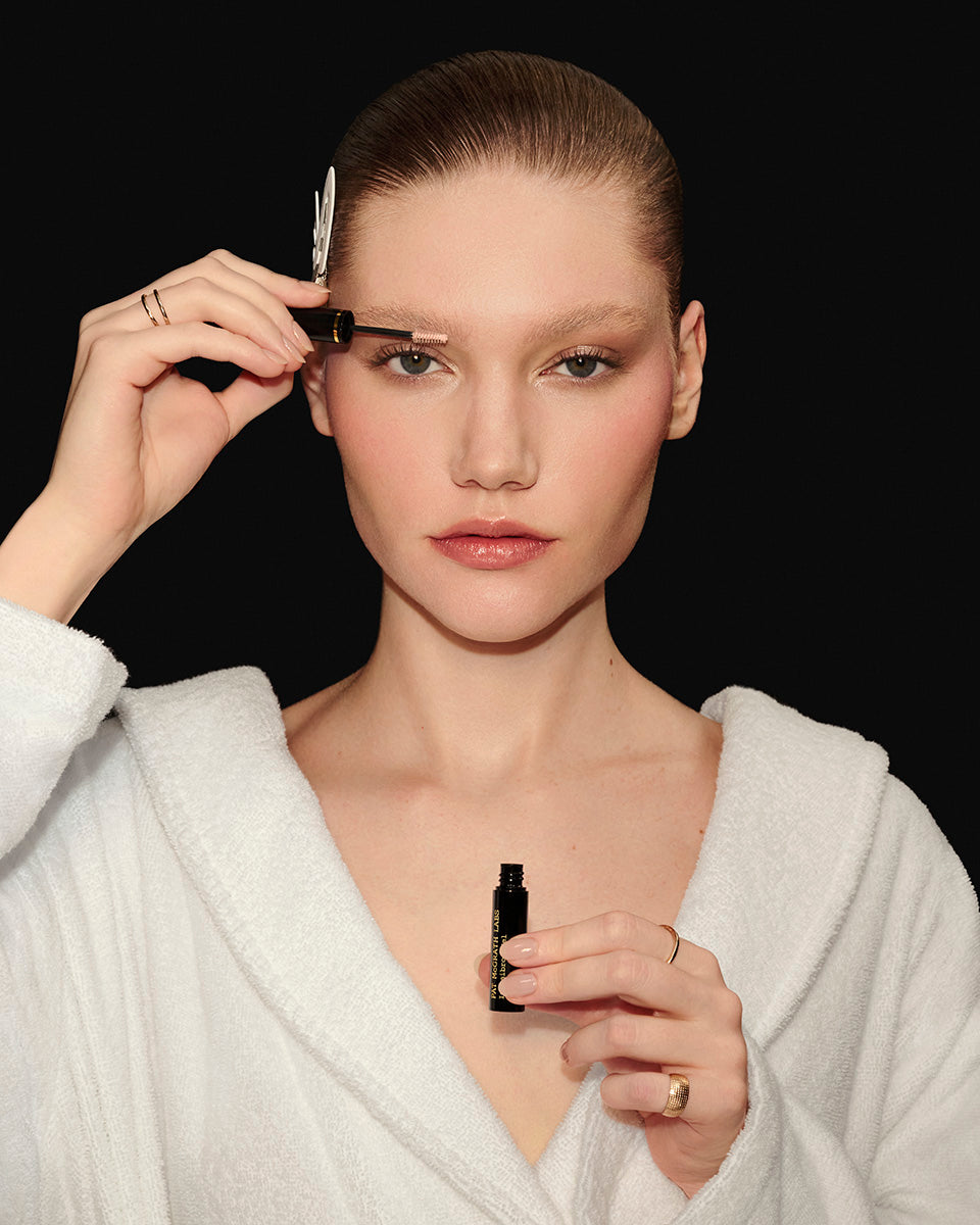 invisibrow-gel-15-15-PMG_BACKSTAGE-ARTISTRY_NUDE-BEIGE_INVISIBROW_BEAUTY_SHOT_4x5_RGB Invisibrow Gel