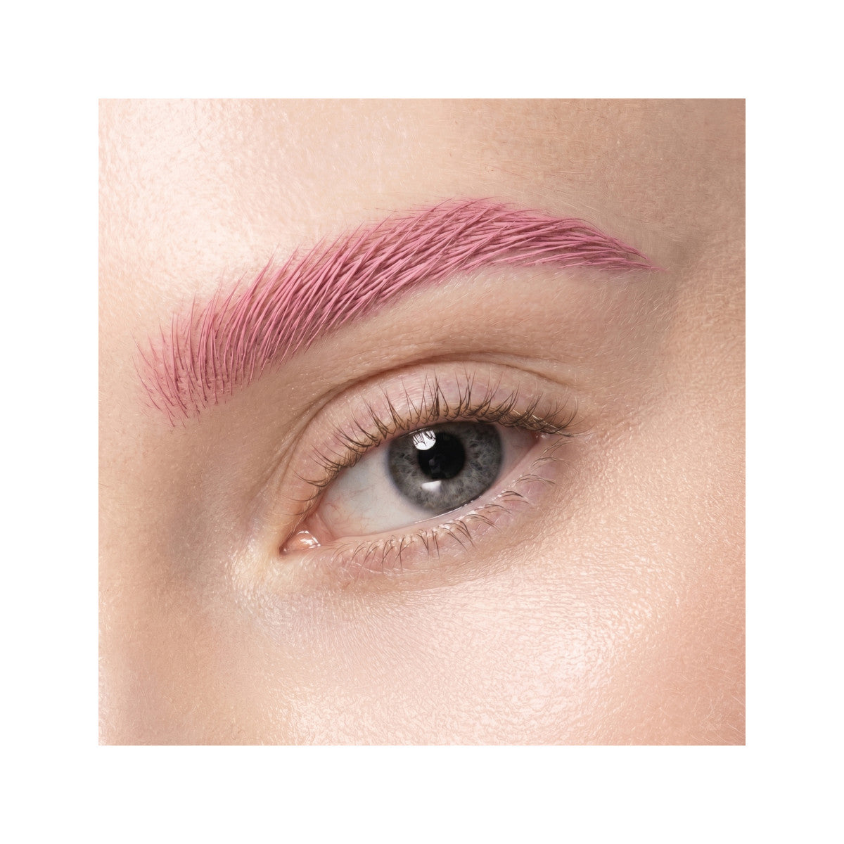 invisibrow-gel-46-46-2026_PMG_Eyes_Invisibrow_Shade6_Macro_Edits_Biel_1 Invisibrow Gel
