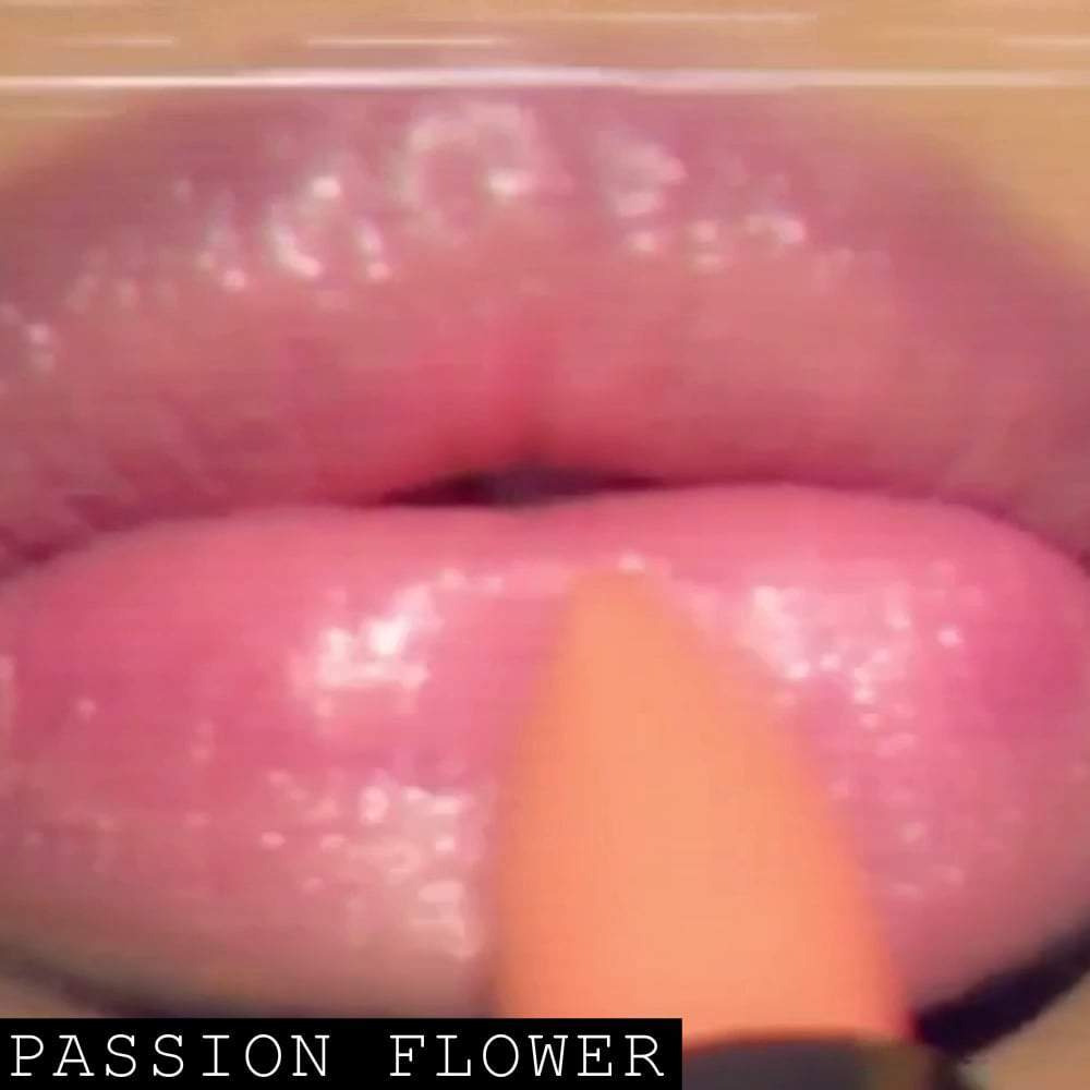 lip-fetish-original-76-76-PASSION_FLOWER_VIDEO_THUMBNAIL_f662008f-5e12-48d2-9e62-6cc0932ba93b Lip Fetish Balm